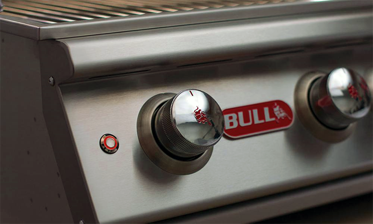 BULL Angus BBQ mit Wagen